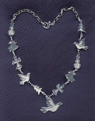 xmas necklace sml_0.jpg